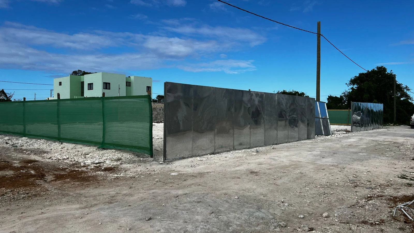 Fotografie oploceného pozemku projektu UNIQ OASIS